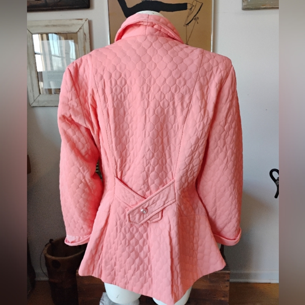 Gorgeous 40's Quilted Coral Jacket Size M/L. - Picture 2 of 12
